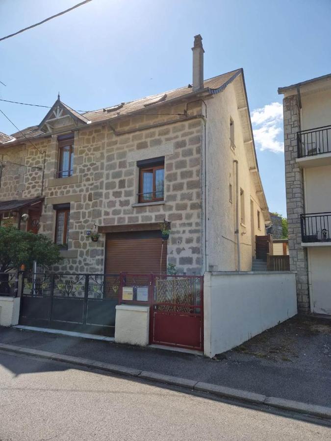 La Maisonnette Бриве-ла-Гаилларде Экстерьер фото